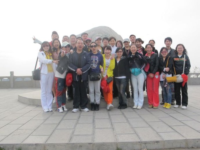 洪海led三面翻顯示公司優秀員工出游云臺山